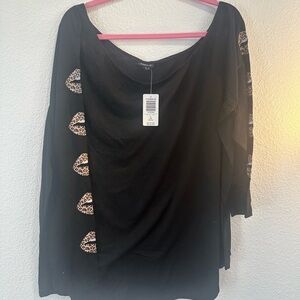 torrid Black Long Sleeve Scoop Neck Top with Leopard Kiss Print